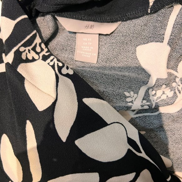 Wrap Stretchy Floral Print Dress - Picture 2 of 3